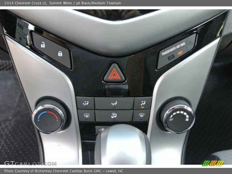 Summit White / Jet Black/Medium Titanium 2014 Chevrolet Cruze LS