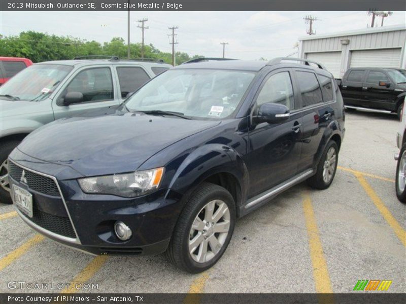 Cosmic Blue Metallic / Beige 2013 Mitsubishi Outlander SE