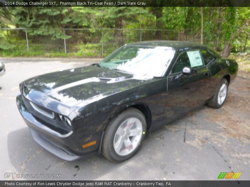 Phantom Black Tri-Coat Pearl / Dark Slate Gray 2014 Dodge Challenger SXT