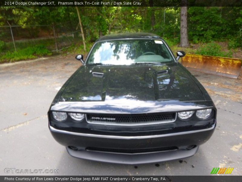Phantom Black Tri-Coat Pearl / Dark Slate Gray 2014 Dodge Challenger SXT
