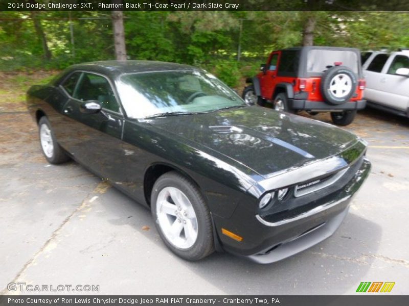 Phantom Black Tri-Coat Pearl / Dark Slate Gray 2014 Dodge Challenger SXT