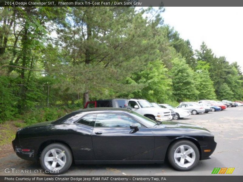 Phantom Black Tri-Coat Pearl / Dark Slate Gray 2014 Dodge Challenger SXT