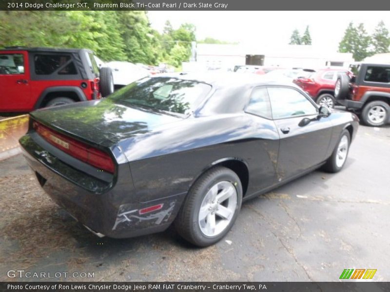 Phantom Black Tri-Coat Pearl / Dark Slate Gray 2014 Dodge Challenger SXT