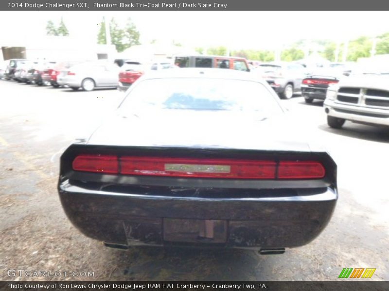 Phantom Black Tri-Coat Pearl / Dark Slate Gray 2014 Dodge Challenger SXT