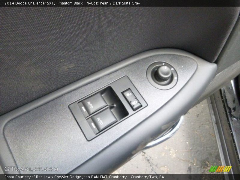 Phantom Black Tri-Coat Pearl / Dark Slate Gray 2014 Dodge Challenger SXT