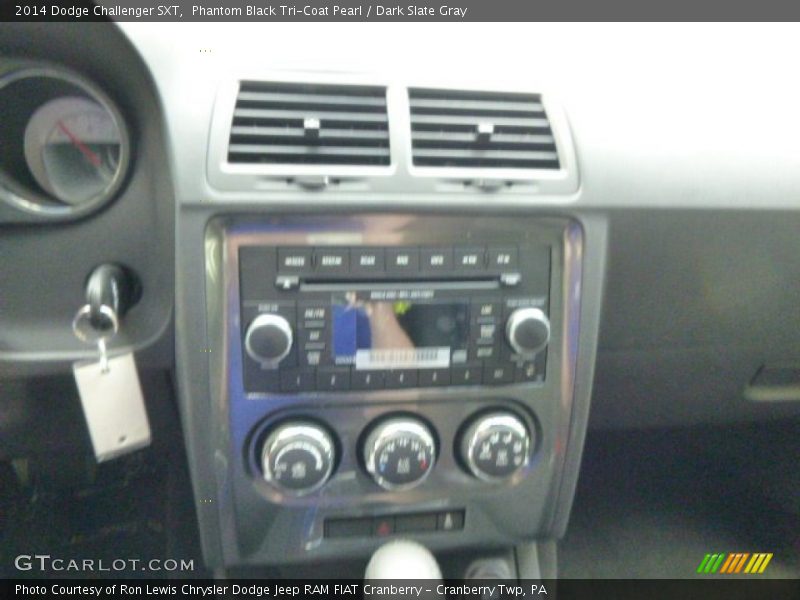 Phantom Black Tri-Coat Pearl / Dark Slate Gray 2014 Dodge Challenger SXT