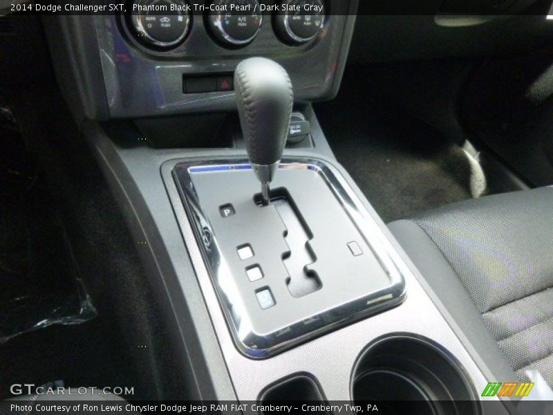 Phantom Black Tri-Coat Pearl / Dark Slate Gray 2014 Dodge Challenger SXT