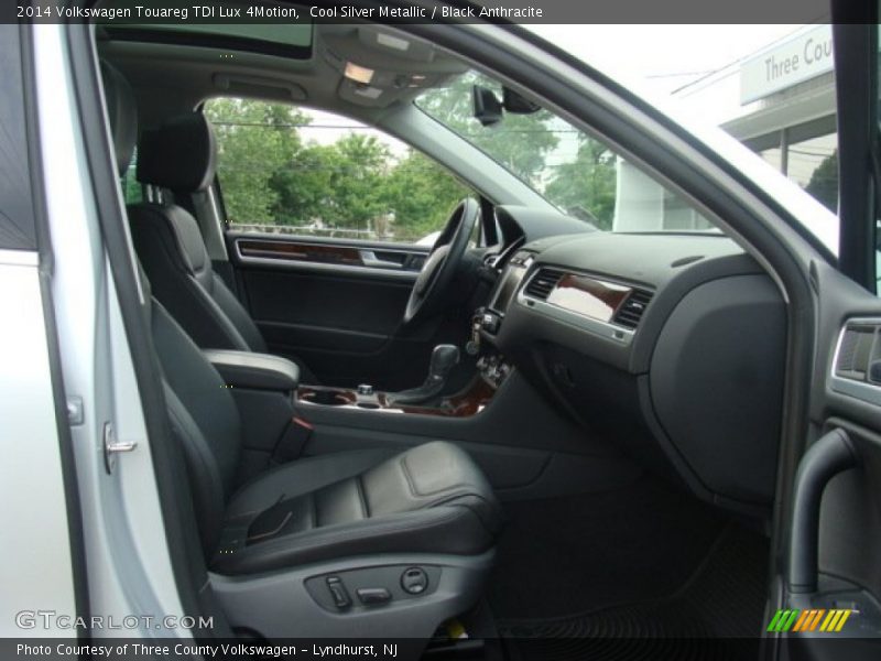 Cool Silver Metallic / Black Anthracite 2014 Volkswagen Touareg TDI Lux 4Motion