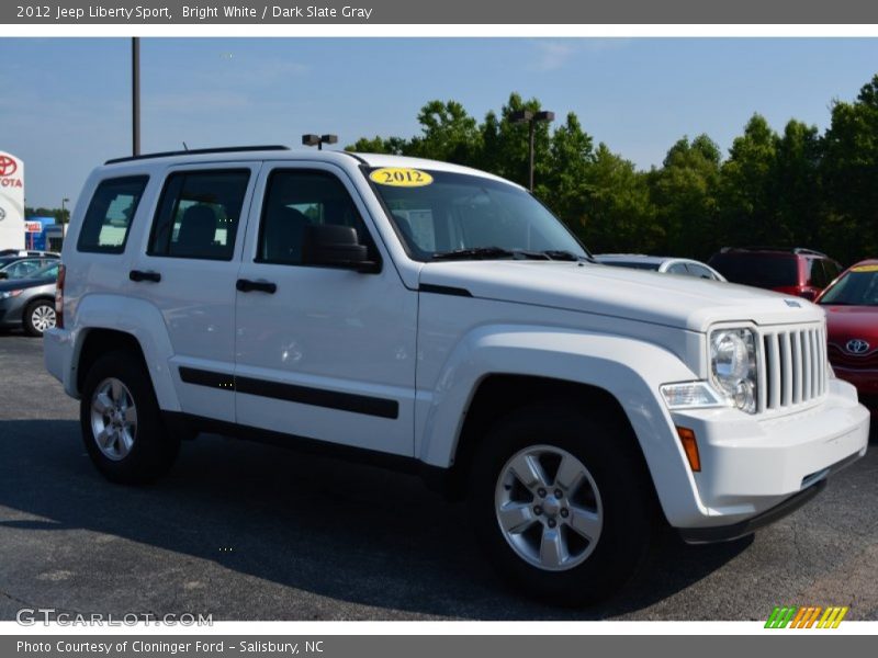 Bright White / Dark Slate Gray 2012 Jeep Liberty Sport