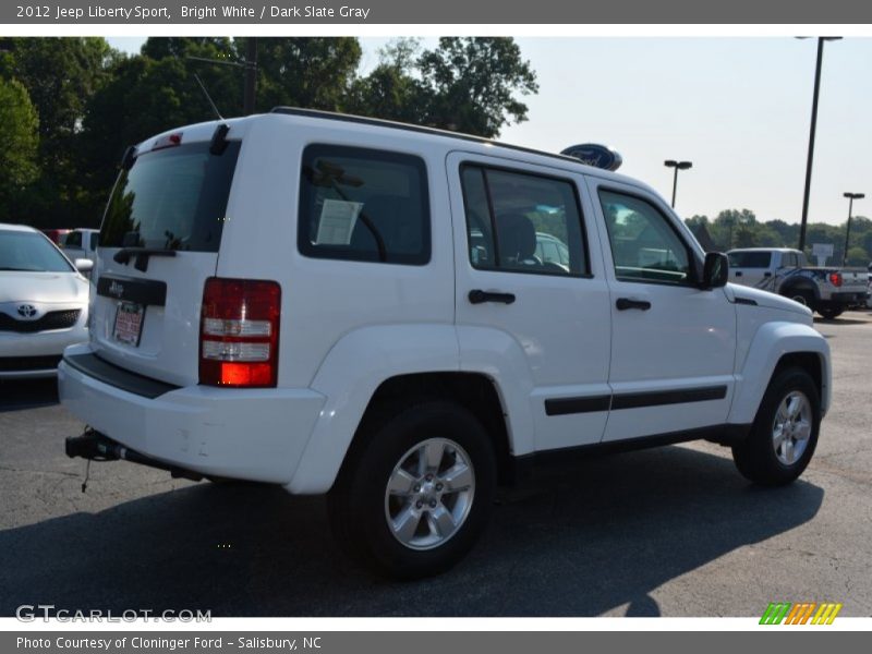 Bright White / Dark Slate Gray 2012 Jeep Liberty Sport