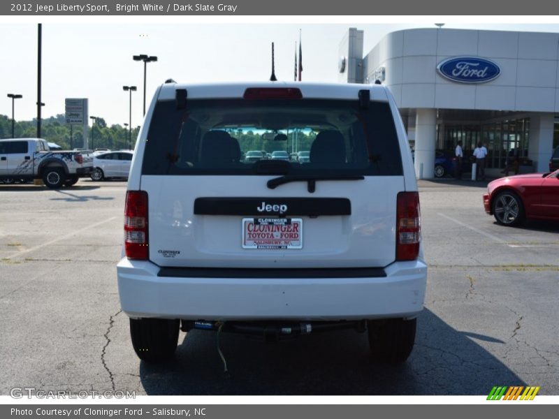 Bright White / Dark Slate Gray 2012 Jeep Liberty Sport