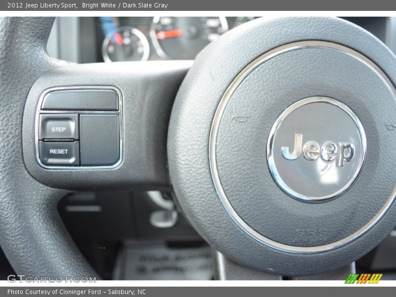 Bright White / Dark Slate Gray 2012 Jeep Liberty Sport