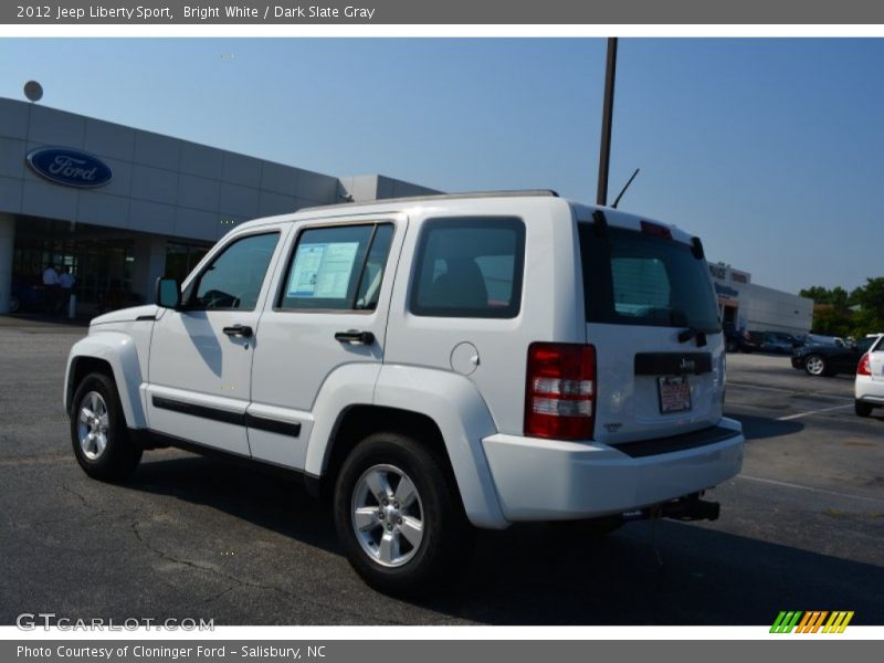 Bright White / Dark Slate Gray 2012 Jeep Liberty Sport