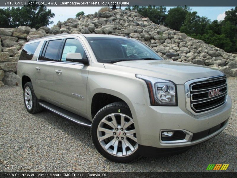 Front 3/4 View of 2015 Yukon XL SLE 4WD