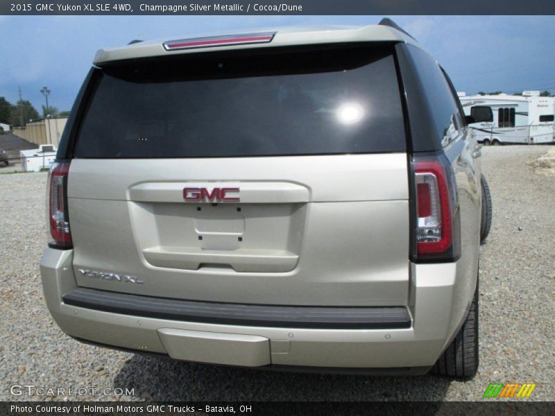 Champagne Silver Metallic / Cocoa/Dune 2015 GMC Yukon XL SLE 4WD