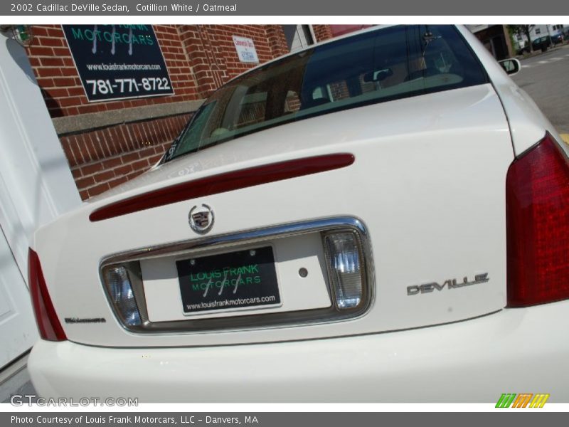 Cotillion White / Oatmeal 2002 Cadillac DeVille Sedan