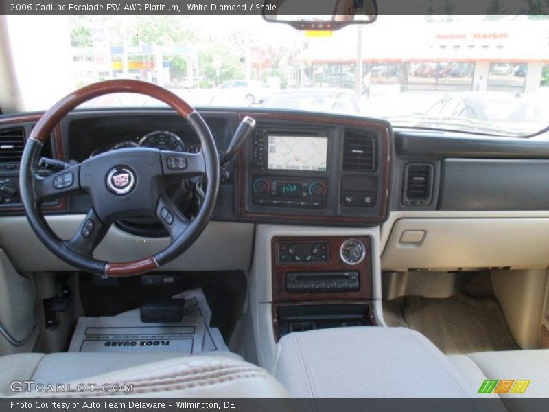 Dashboard of 2006 Escalade ESV AWD Platinum