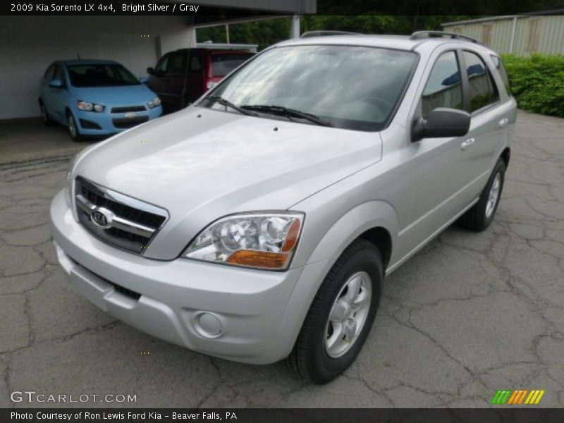 Bright Silver / Gray 2009 Kia Sorento LX 4x4