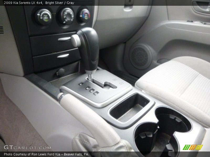 Bright Silver / Gray 2009 Kia Sorento LX 4x4