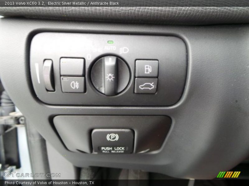 Controls of 2013 XC60 3.2