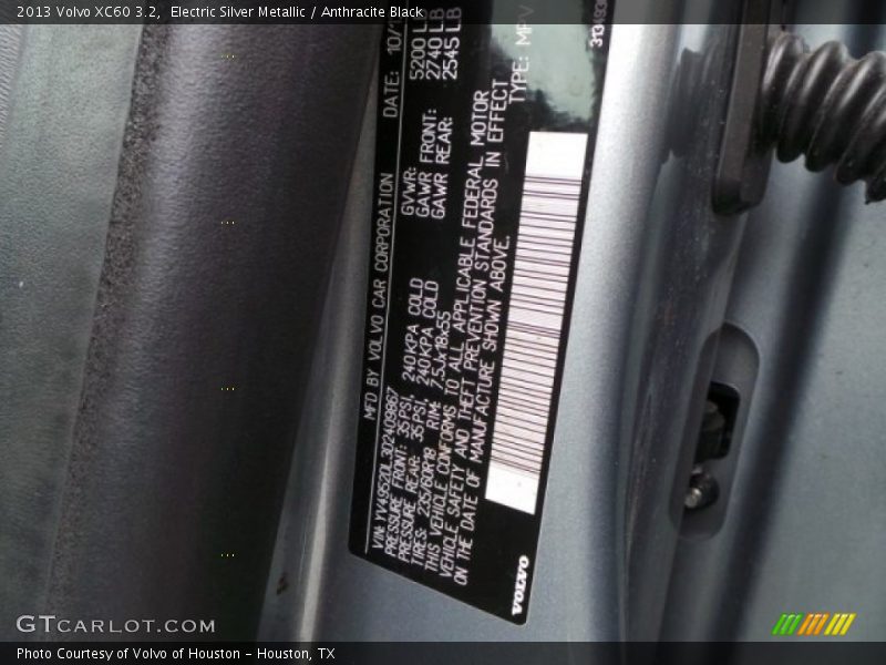 Electric Silver Metallic / Anthracite Black 2013 Volvo XC60 3.2