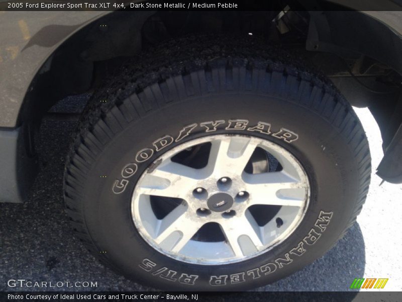 Dark Stone Metallic / Medium Pebble 2005 Ford Explorer Sport Trac XLT 4x4