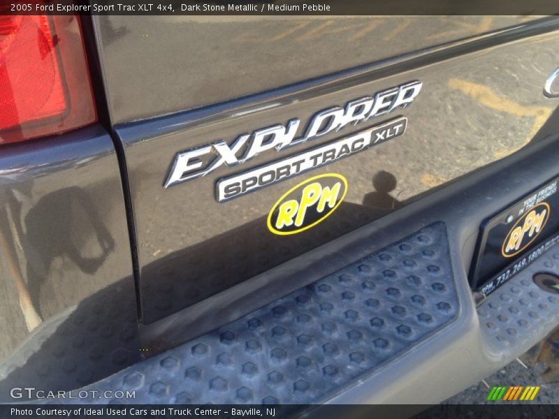 Dark Stone Metallic / Medium Pebble 2005 Ford Explorer Sport Trac XLT 4x4