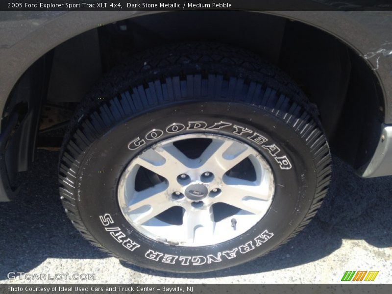 Dark Stone Metallic / Medium Pebble 2005 Ford Explorer Sport Trac XLT 4x4