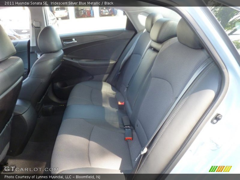 Iridescent Silver Blue Metallic / Black 2011 Hyundai Sonata SE