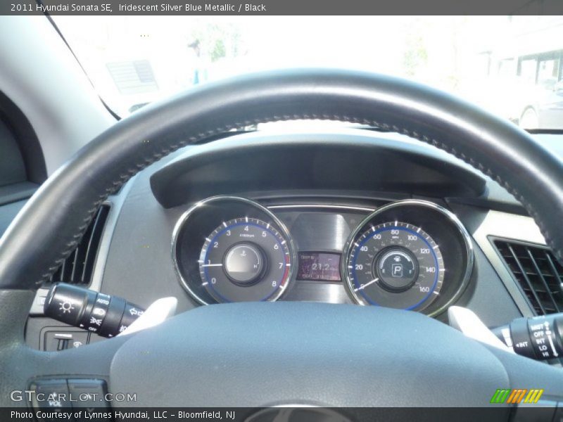 Iridescent Silver Blue Metallic / Black 2011 Hyundai Sonata SE