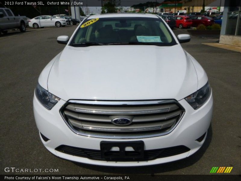 Oxford White / Dune 2013 Ford Taurus SEL