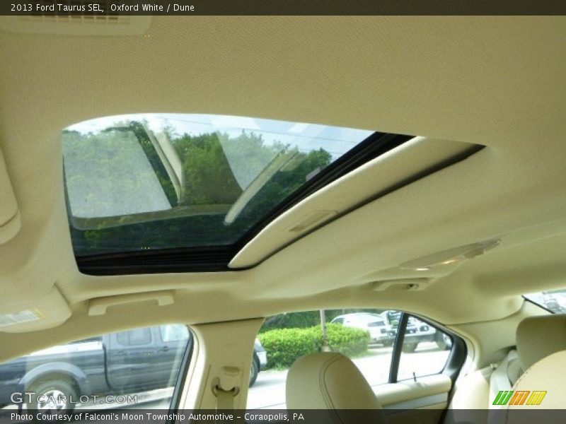 Oxford White / Dune 2013 Ford Taurus SEL