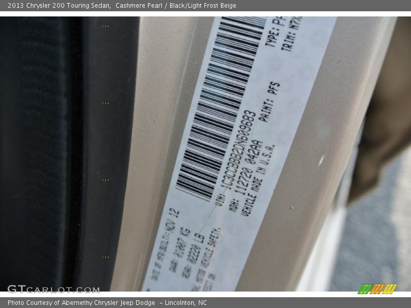 Cashmere Pearl / Black/Light Frost Beige 2013 Chrysler 200 Touring Sedan
