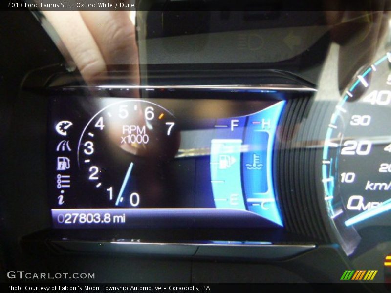Oxford White / Dune 2013 Ford Taurus SEL