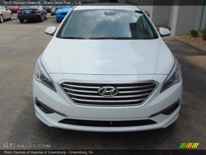 Quartz White Pearl / Gray 2015 Hyundai Sonata SE
