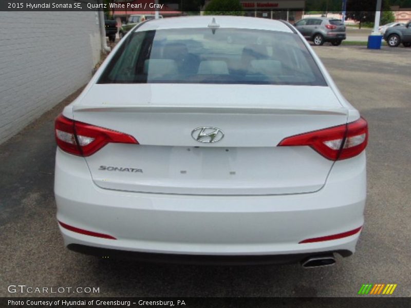 Quartz White Pearl / Gray 2015 Hyundai Sonata SE