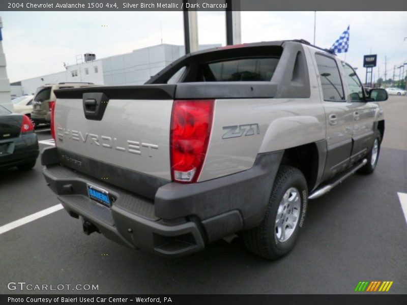 Silver Birch Metallic / Dark Charcoal 2004 Chevrolet Avalanche 1500 4x4