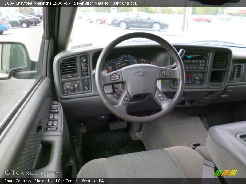 Silver Birch Metallic / Dark Charcoal 2004 Chevrolet Avalanche 1500 4x4