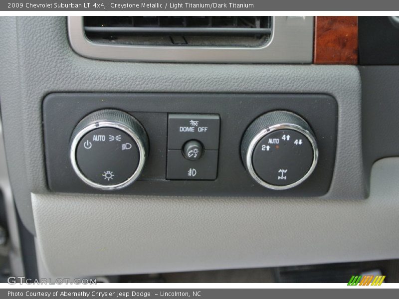 Controls of 2009 Suburban LT 4x4