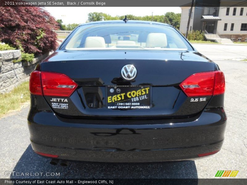 Black / Cornsilk Beige 2011 Volkswagen Jetta SE Sedan