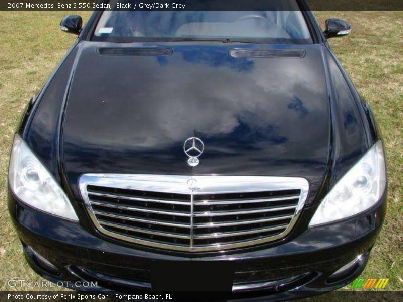Black / Grey/Dark Grey 2007 Mercedes-Benz S 550 Sedan