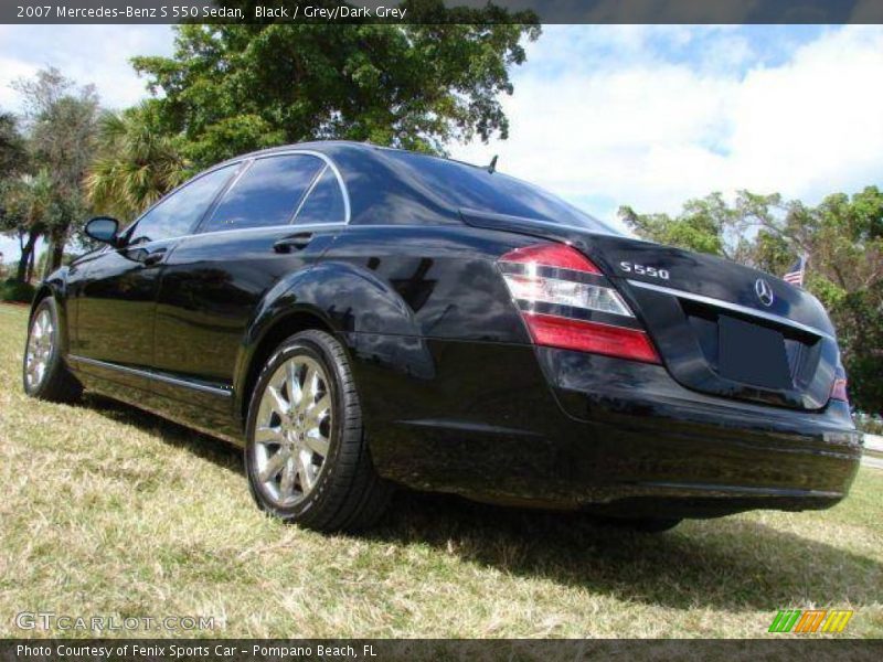 Black / Grey/Dark Grey 2007 Mercedes-Benz S 550 Sedan