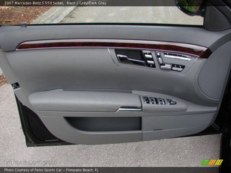 Black / Grey/Dark Grey 2007 Mercedes-Benz S 550 Sedan
