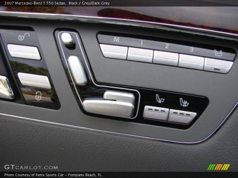 Black / Grey/Dark Grey 2007 Mercedes-Benz S 550 Sedan
