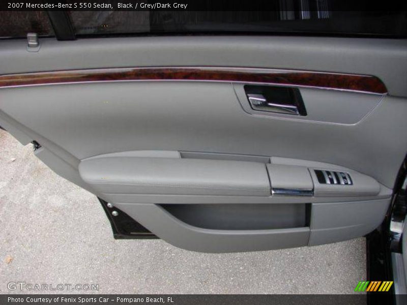 Black / Grey/Dark Grey 2007 Mercedes-Benz S 550 Sedan