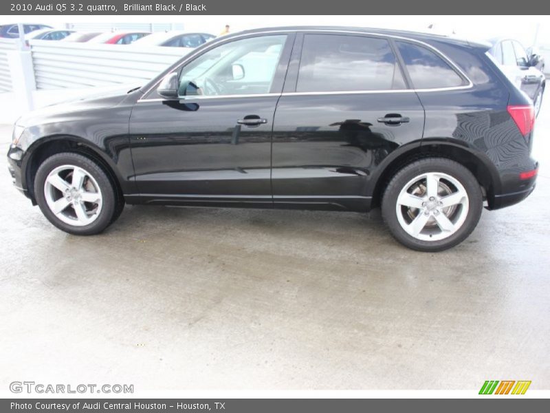 Brilliant Black / Black 2010 Audi Q5 3.2 quattro