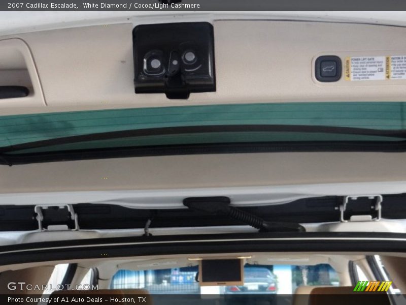 White Diamond / Cocoa/Light Cashmere 2007 Cadillac Escalade