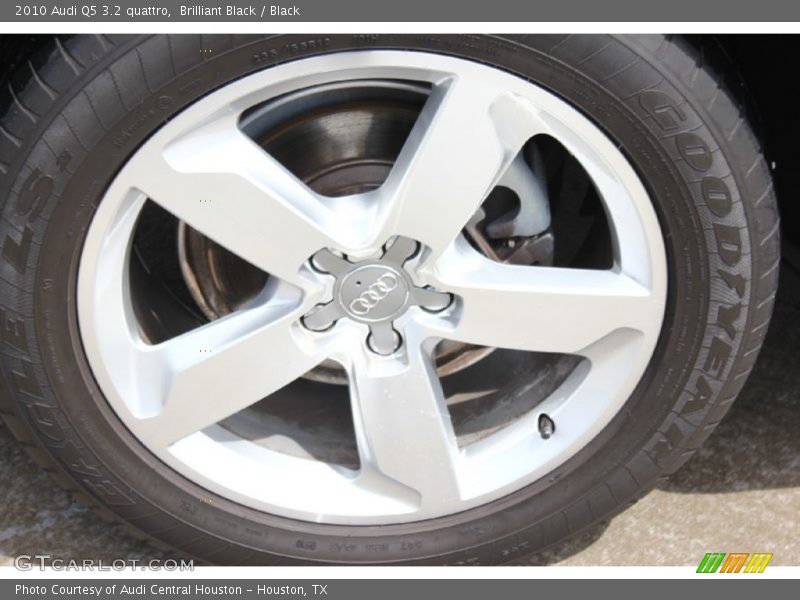 Brilliant Black / Black 2010 Audi Q5 3.2 quattro