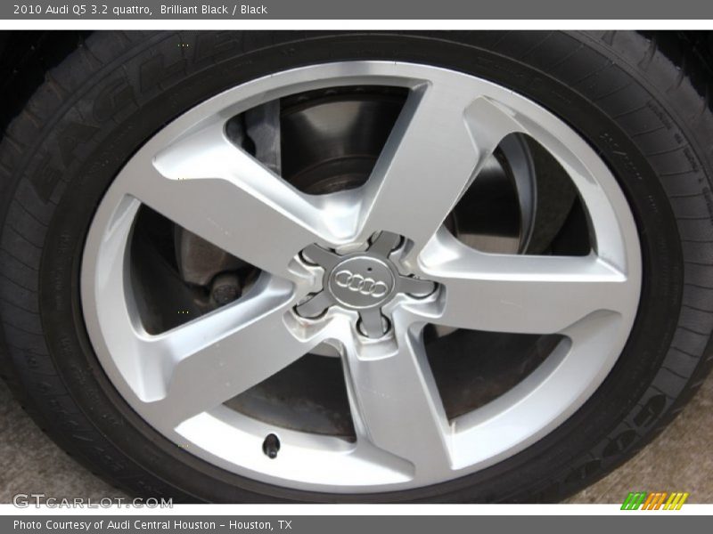Brilliant Black / Black 2010 Audi Q5 3.2 quattro