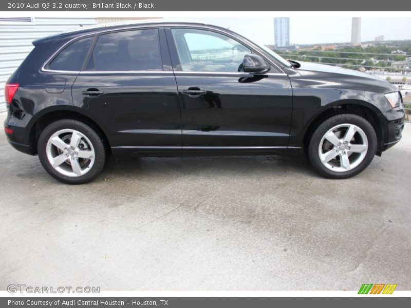 Brilliant Black / Black 2010 Audi Q5 3.2 quattro